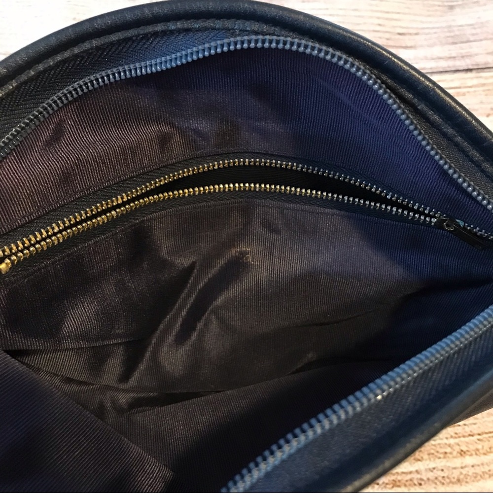 Vintage navy blue clutch purse 1970s 70s leather - Picture 2 of 5